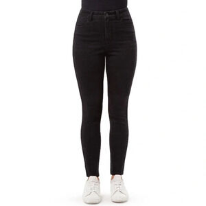 No Boundaries Curvy Ultra High Rise Skinny Jeans​​​​​​​​​​